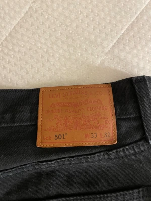 Levis 501 jeans  - Levis 501 jeans i svart färg 