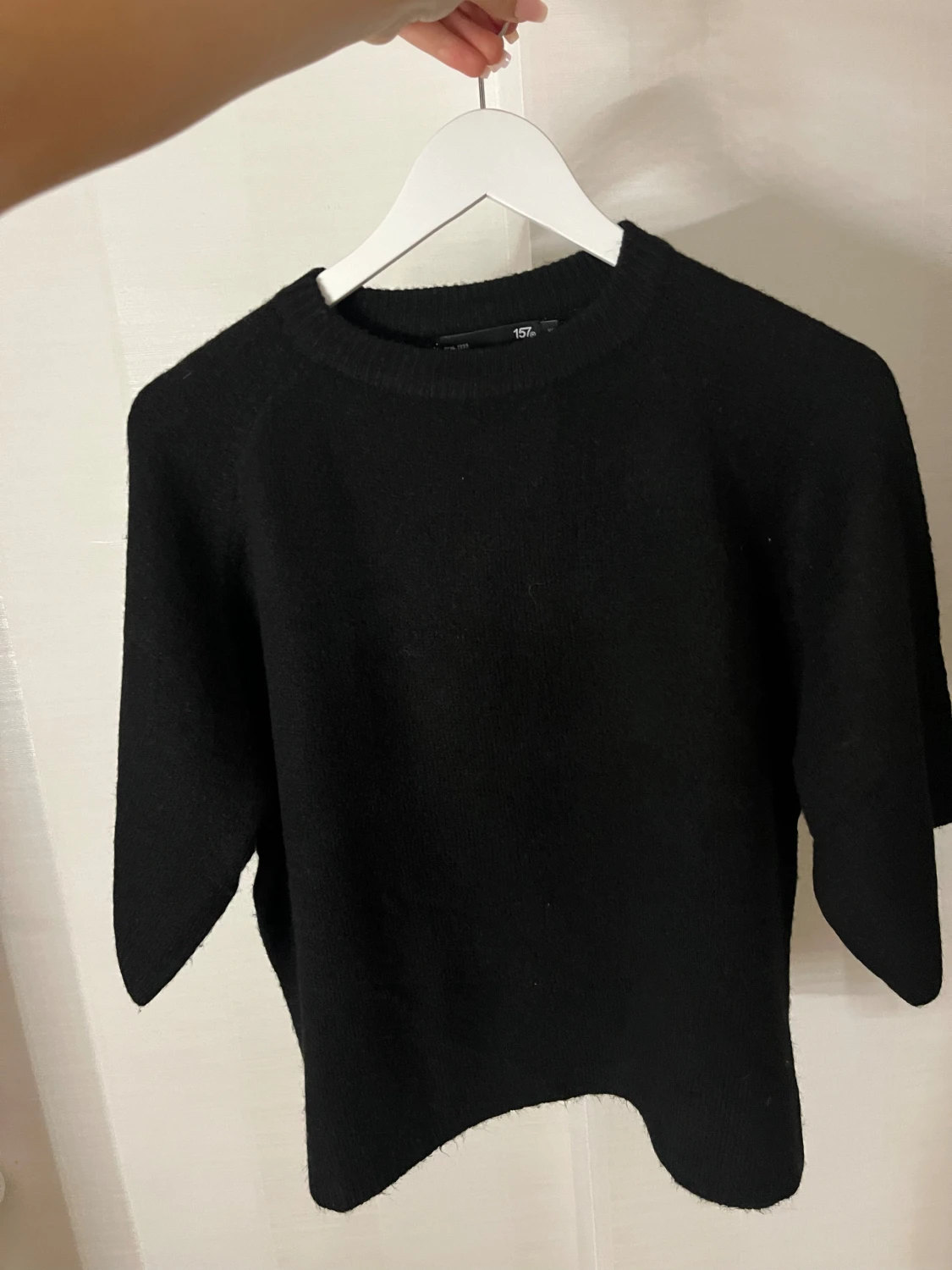 Svart stickad T-shirt  - 1