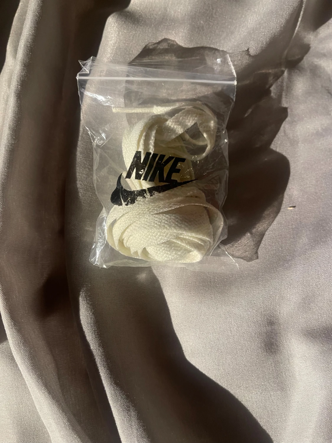 Vita Nike skosnören i originalpåse - 2
