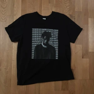 Youngboy never broke again T-shirt  - Otroligt fet Nba youngboy tröja med tryck på framsidan. Pris går att förhandla om, be gärna om fler bilder 👍👍