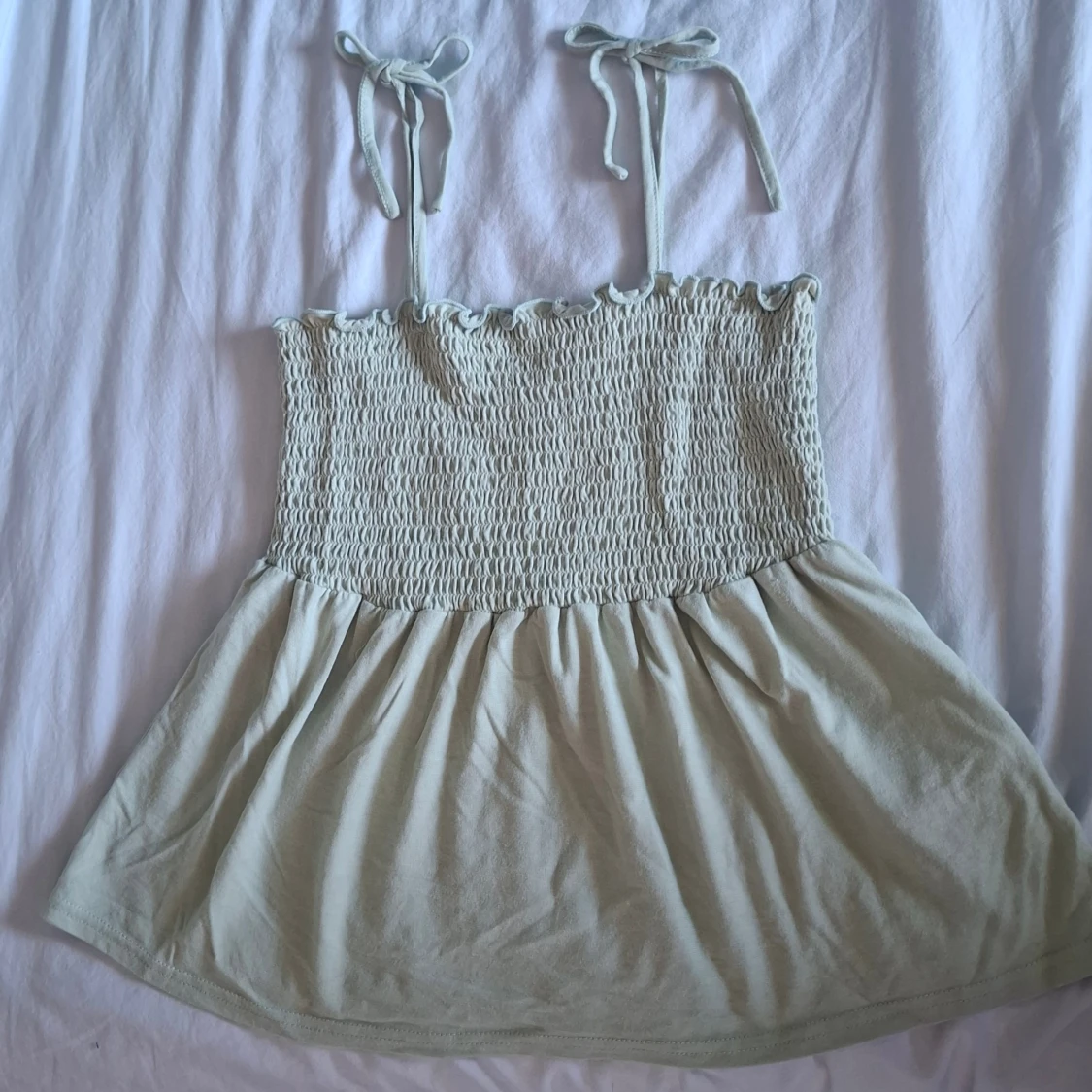 Ljusgrön kort klänning från Vero Moda - 1