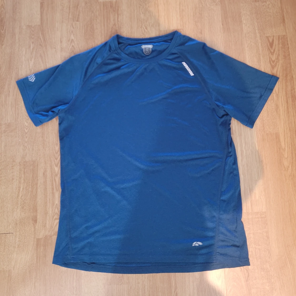 Blå träningsshirt från Karhu