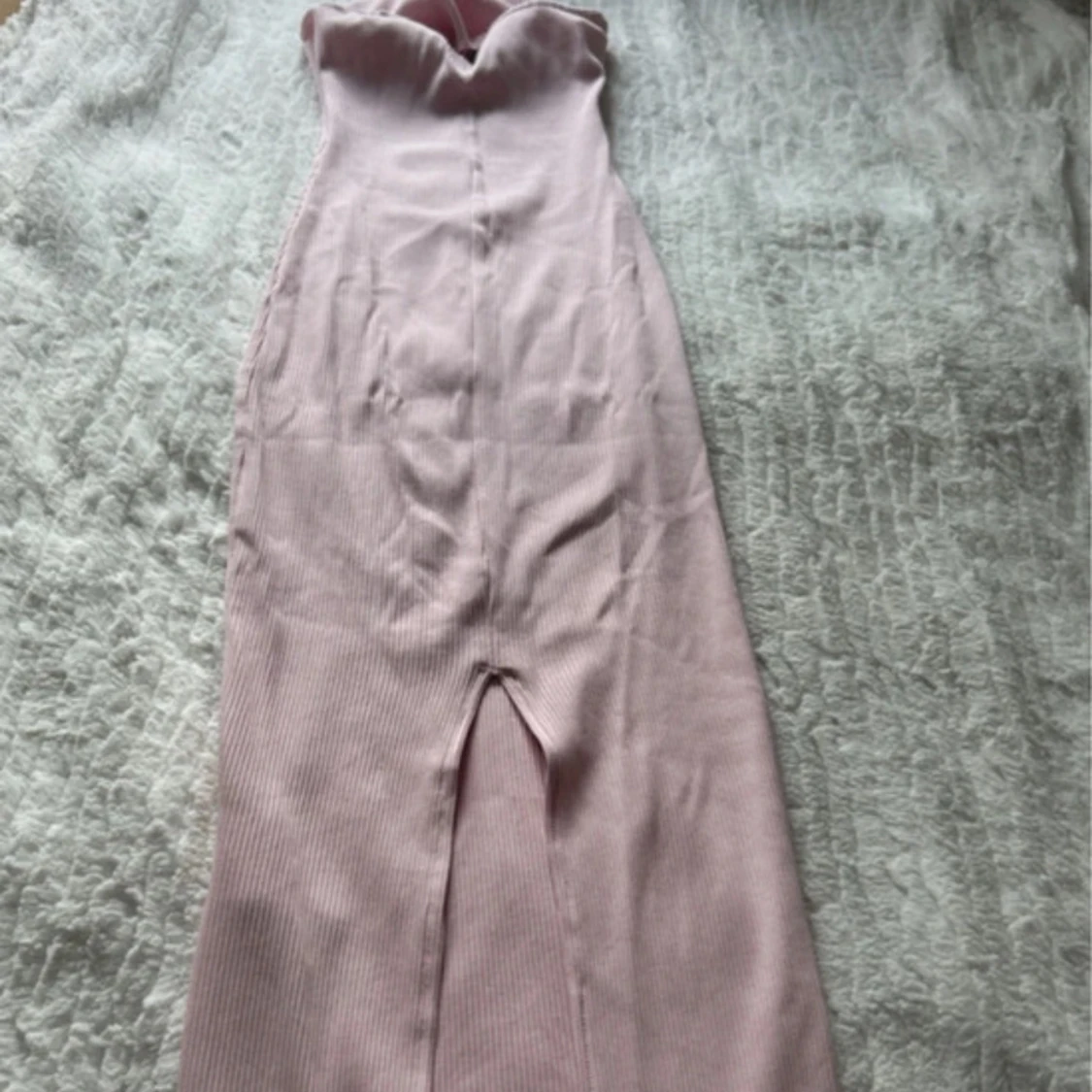 Ljusrosa axelbandslös långklänning - 1