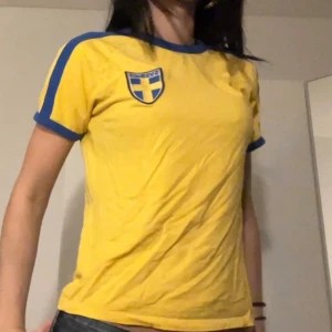 Svenska landslagets fotbollströja  - Använder inte längre💔