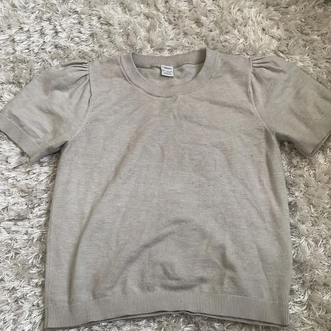 Beige kortärmad tröja från Lindex