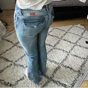 Lågmidjade bootcut jeans  - Bootcut jeans från HM!