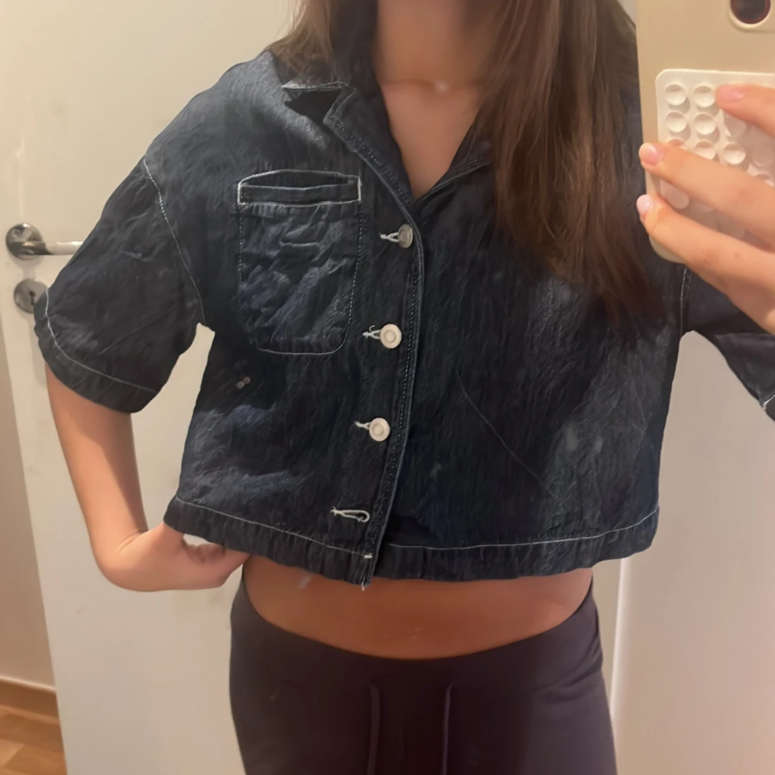 Croppad jeansjacka med kort ärm - 1