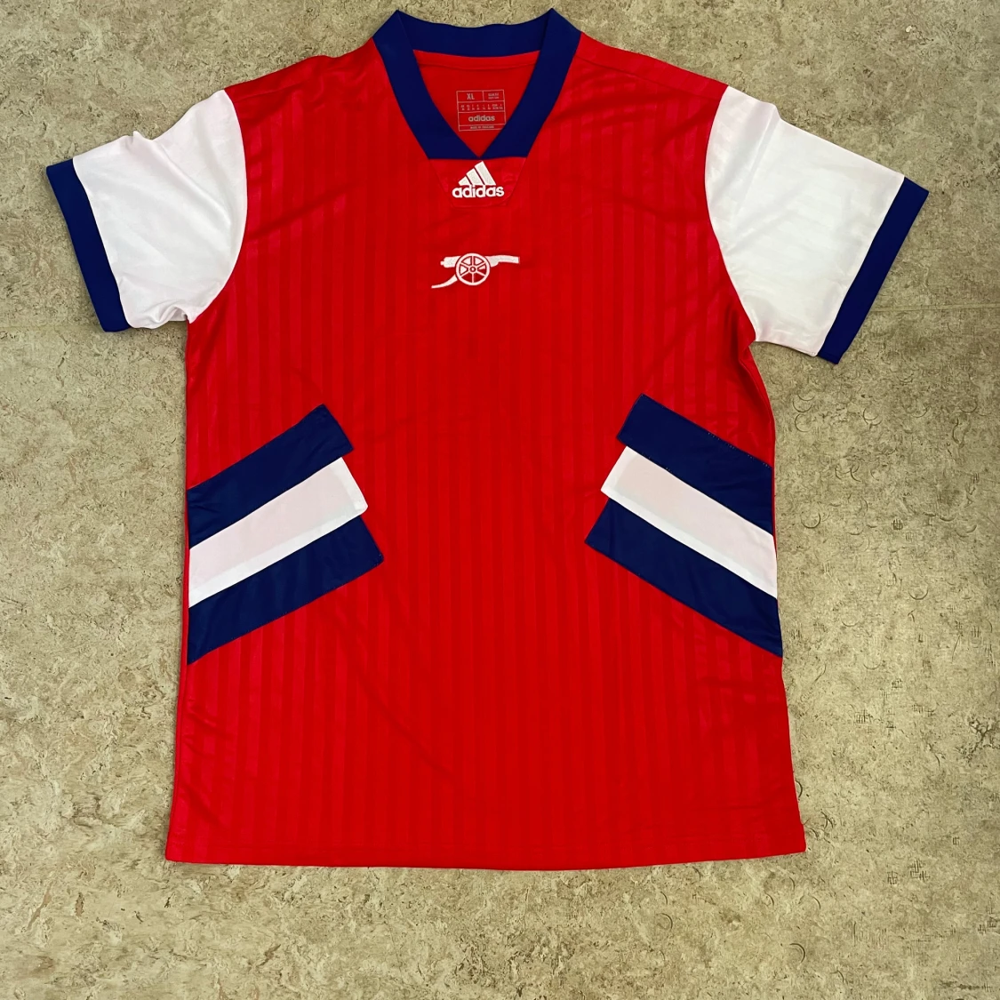 Arsenal röd kortärmad fotbollströja Adidas