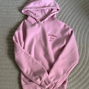 Rosa hoodie - Hoodie från Gina tricot!! Använd köp nu 💗