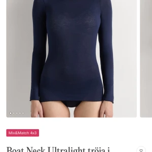 Intimisimi tröja  - En mörkblå intimissimi tröja som jag fick i födelsedagspresent men säljer så jag inte kommer använda den. Tröjan är helt ny prislappen och allt är kvar 💙
