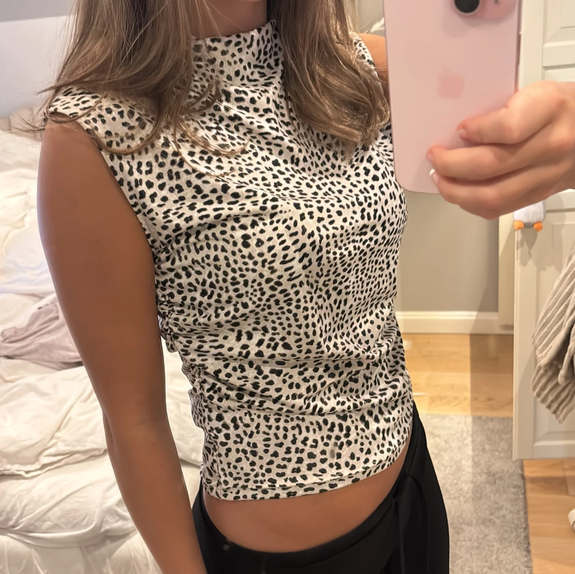 Vit leopardmönstrad ärmlös topp - 2