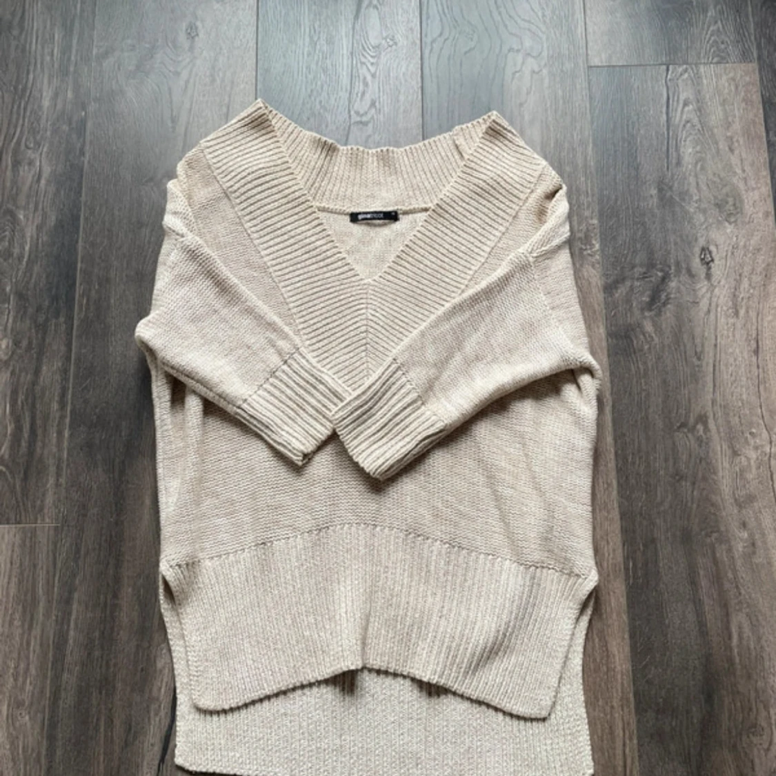 Beige stickad v-ringad tröja Gina Tricot - 3