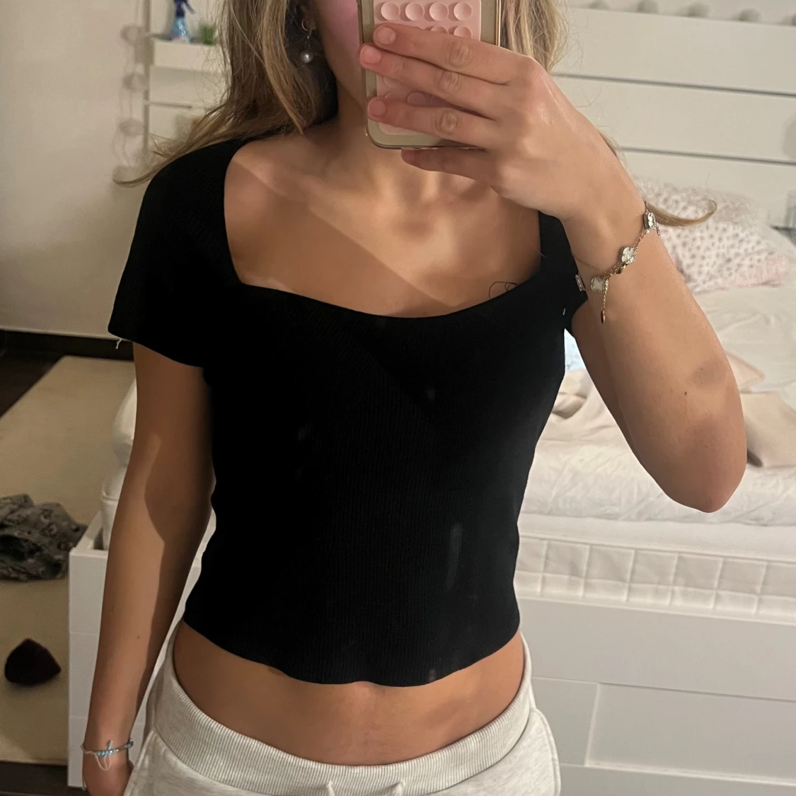 Svart ribbad croppad topp