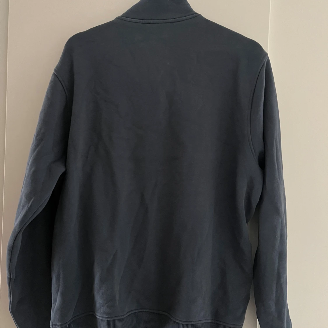 Mörkblå sweatshirt med tryckknappar NEXT - 2