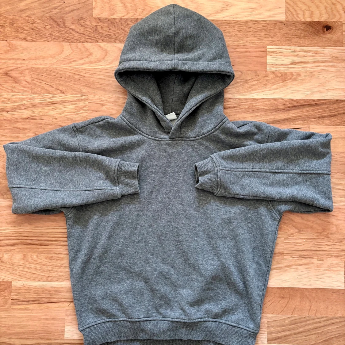 Tjock, grå hoodie - Vailent