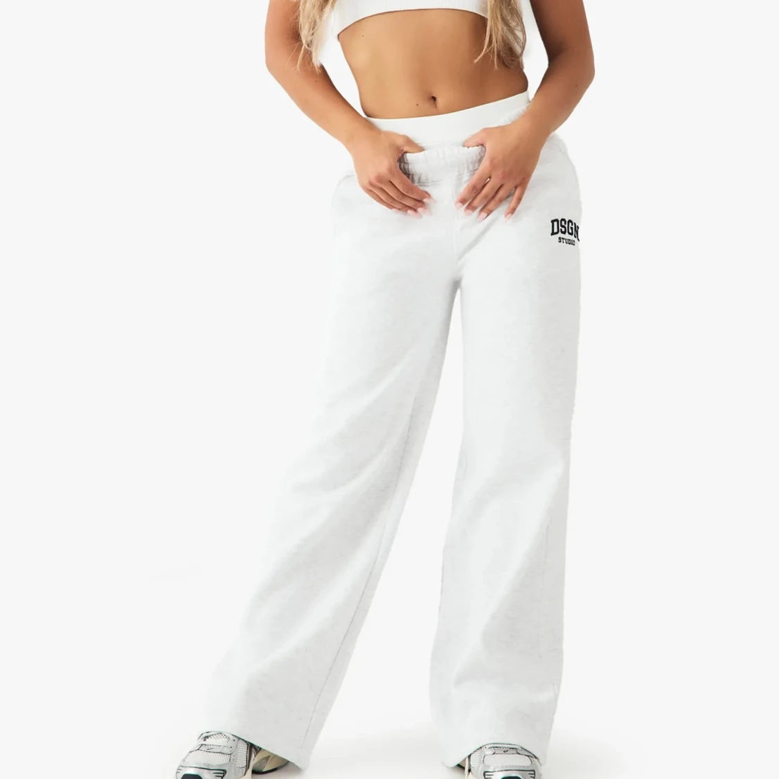 DSGN Studio gråa mjukisbyxor - 2