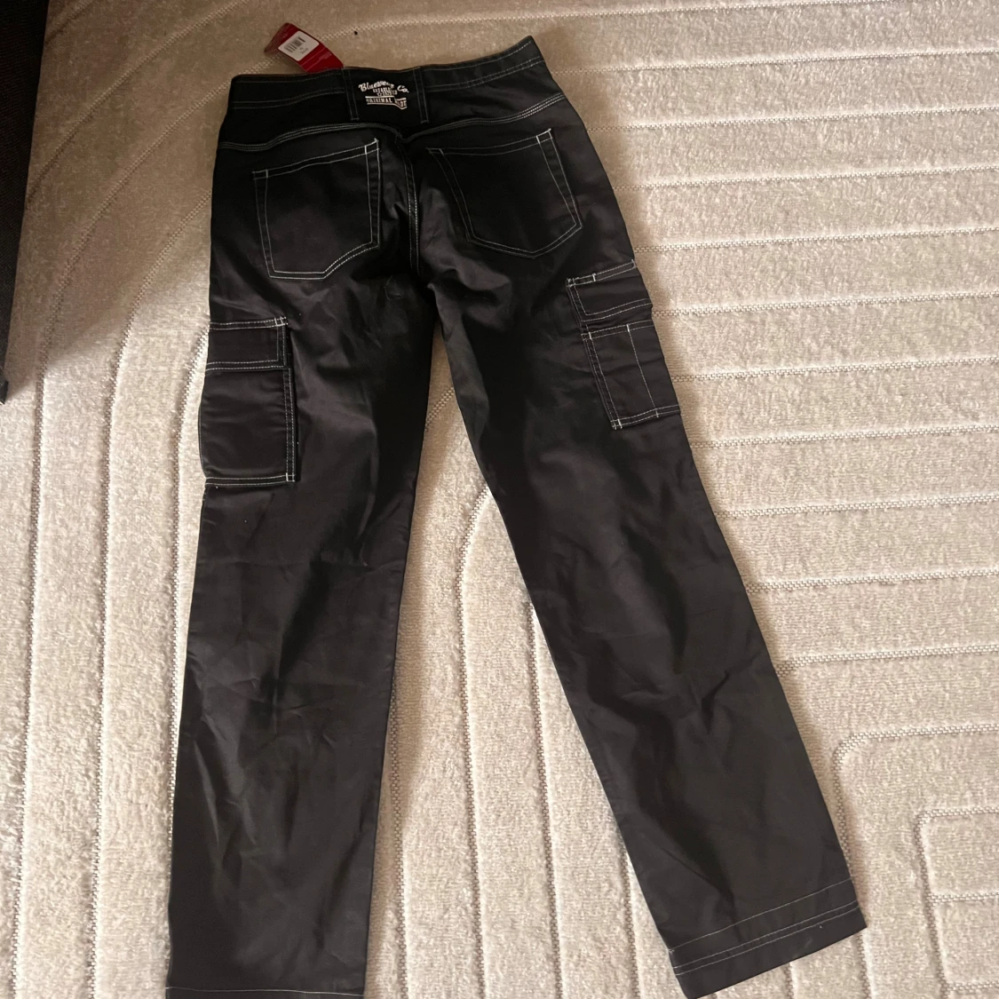 Svarta cargopants från Bluewear, stl 34 - 2
