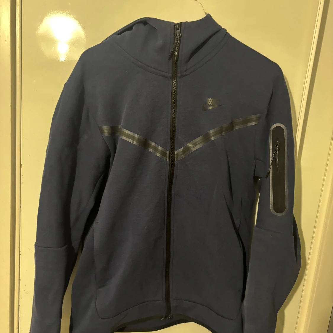 Blå Nike hoodie med dragkedja/ Nike tech