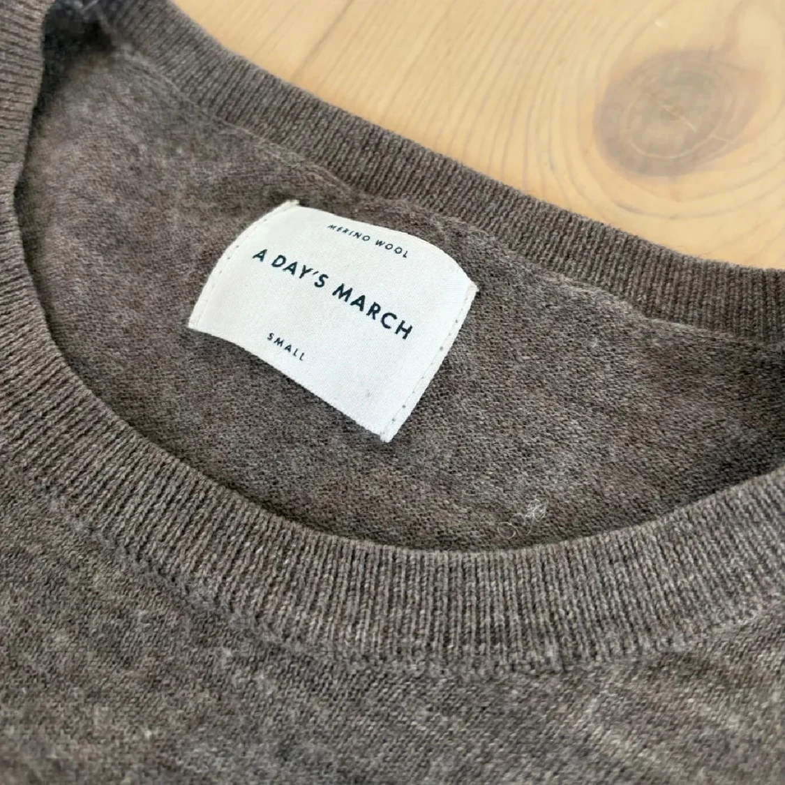 Brun merinoullströja från A Day's March - 3