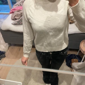 Vit(beige) tröja  - Vit tröja från Lindex(helt ny aldrig använt)