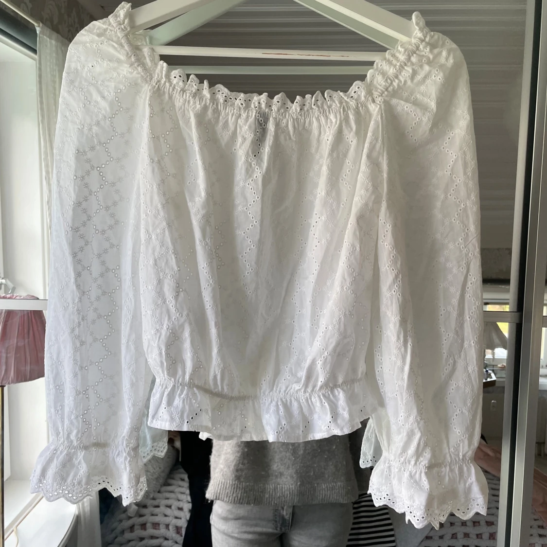 Vit broderad blus  - 1