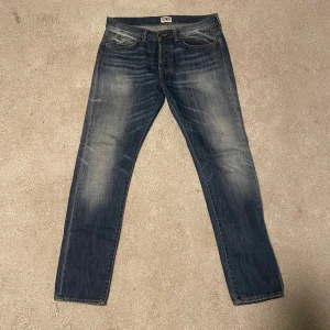 Edwin jeans med fin wash - Kom PM för mer info!