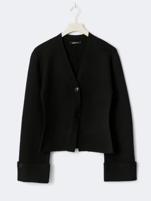 Stickad figursyd tröja  - Superfin tröja i bra skick!!!💞 Nypris 449kr