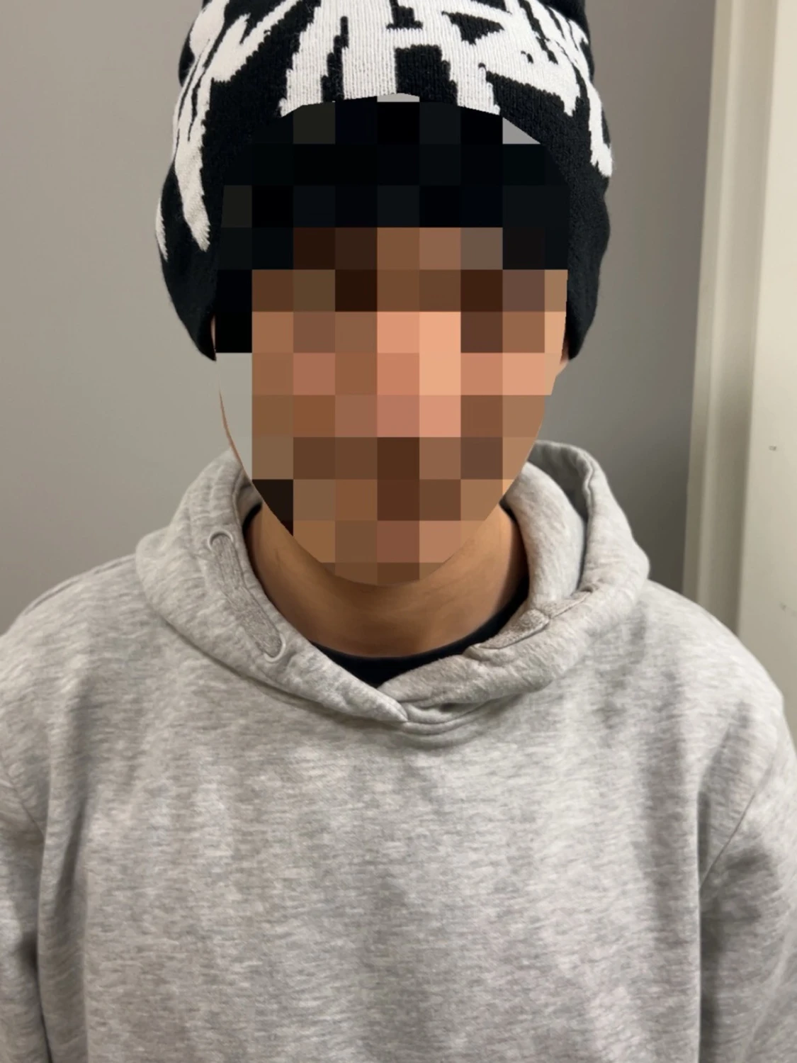 Svart beanie med vit Amaze-logga - 2