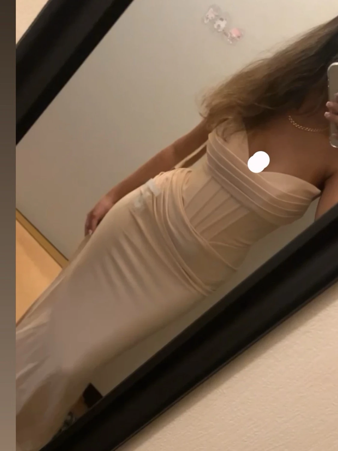 Champagnefärgad långklänning med inbyggd bh