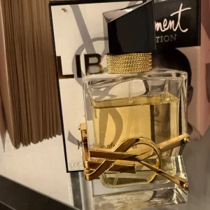 Yves saint laurent  - 50ml inte mycket som använts. God doft!