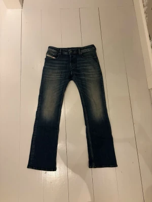 Diesel Zatiny  - Diesel zatiny bootcut i topp skick, 32x30 men passar mer som 30x30.