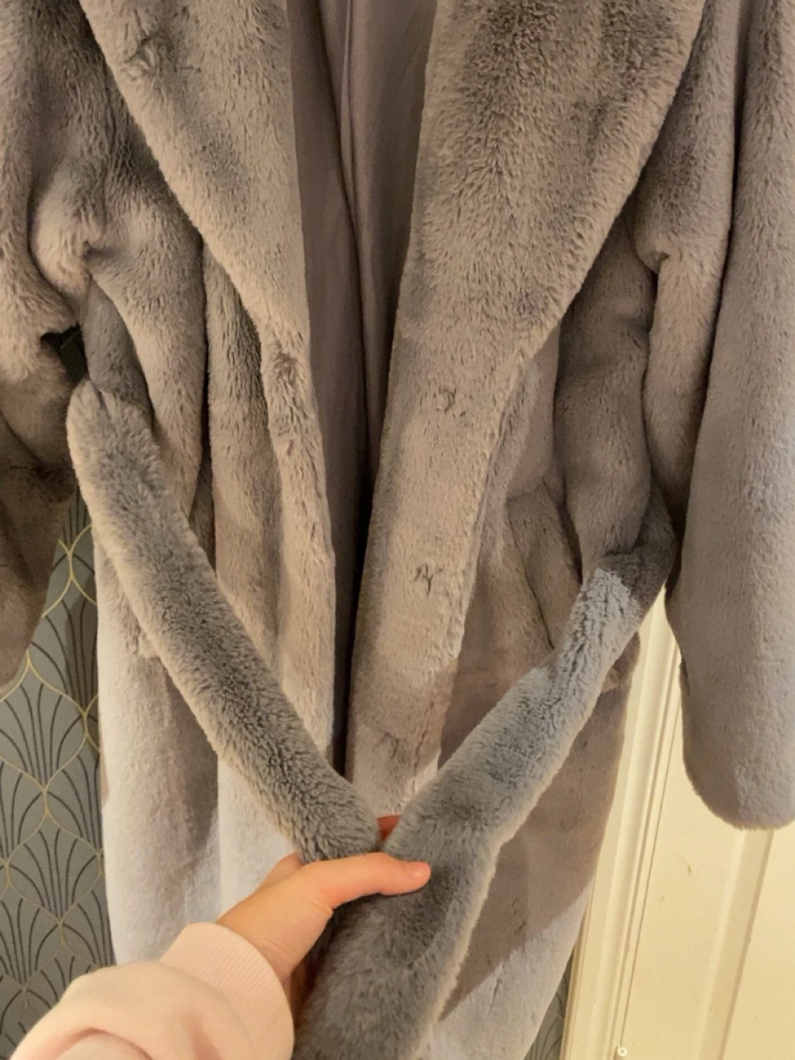 Grå lång pälsjacka med krage - 2