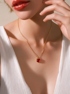 Handgjort halsband ❤️ - Elegant handgjort halsband.  Material-rostfritt stål. Hjärta längd-1cm