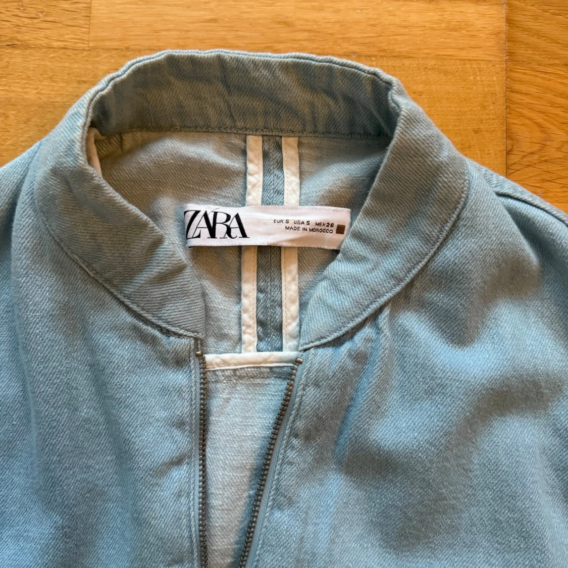 Ljusblå jeansjacka från Zara - 2