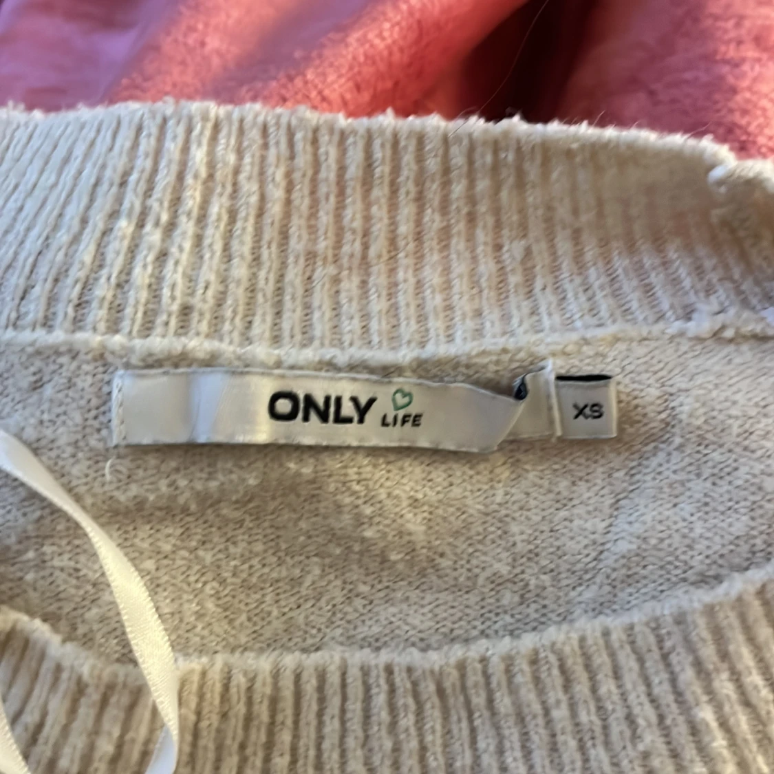 Beige stickad tröja från ONLY LIFE - 1