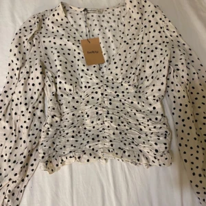 Prickig topp - Super söt topp. Det står S men skulle säga xs