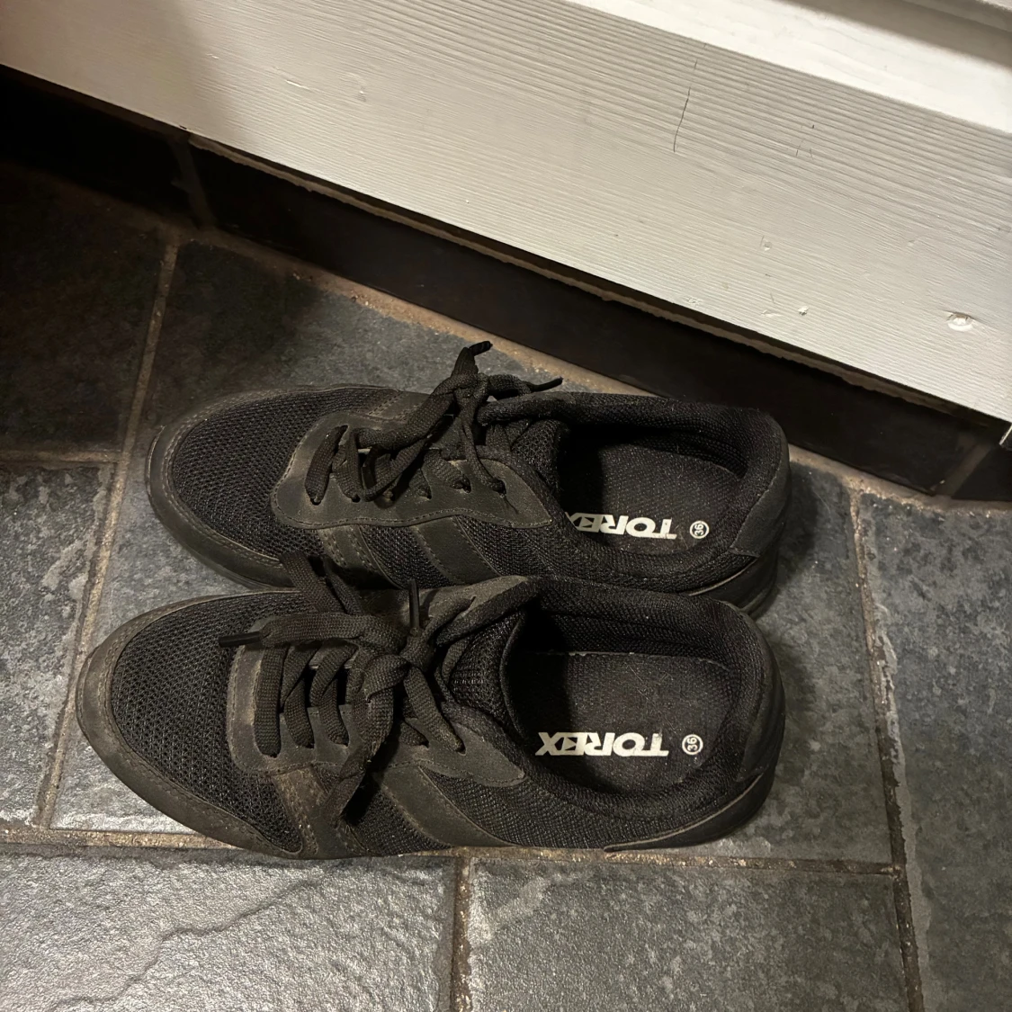 Svarta sneakers från Torrex - 1