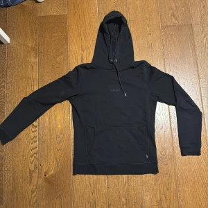 Les deux hoodie - Svart hoodie i storlek M