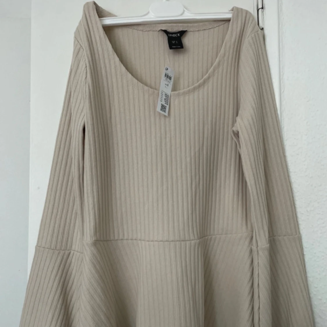 Ribbad beige topp från Lindex - 3