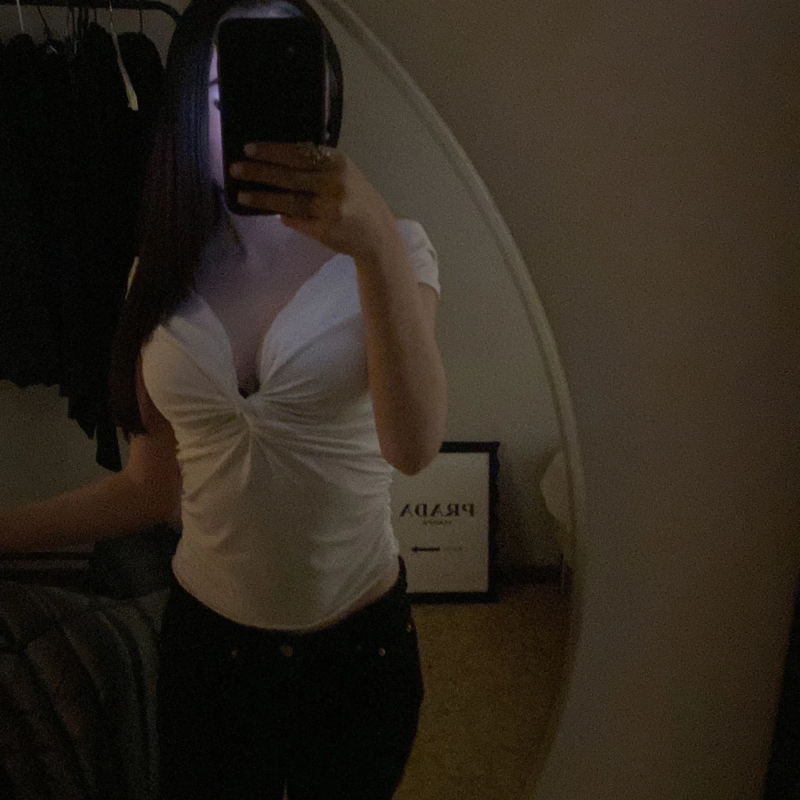 Vit omlott topp med v-ringning - 1