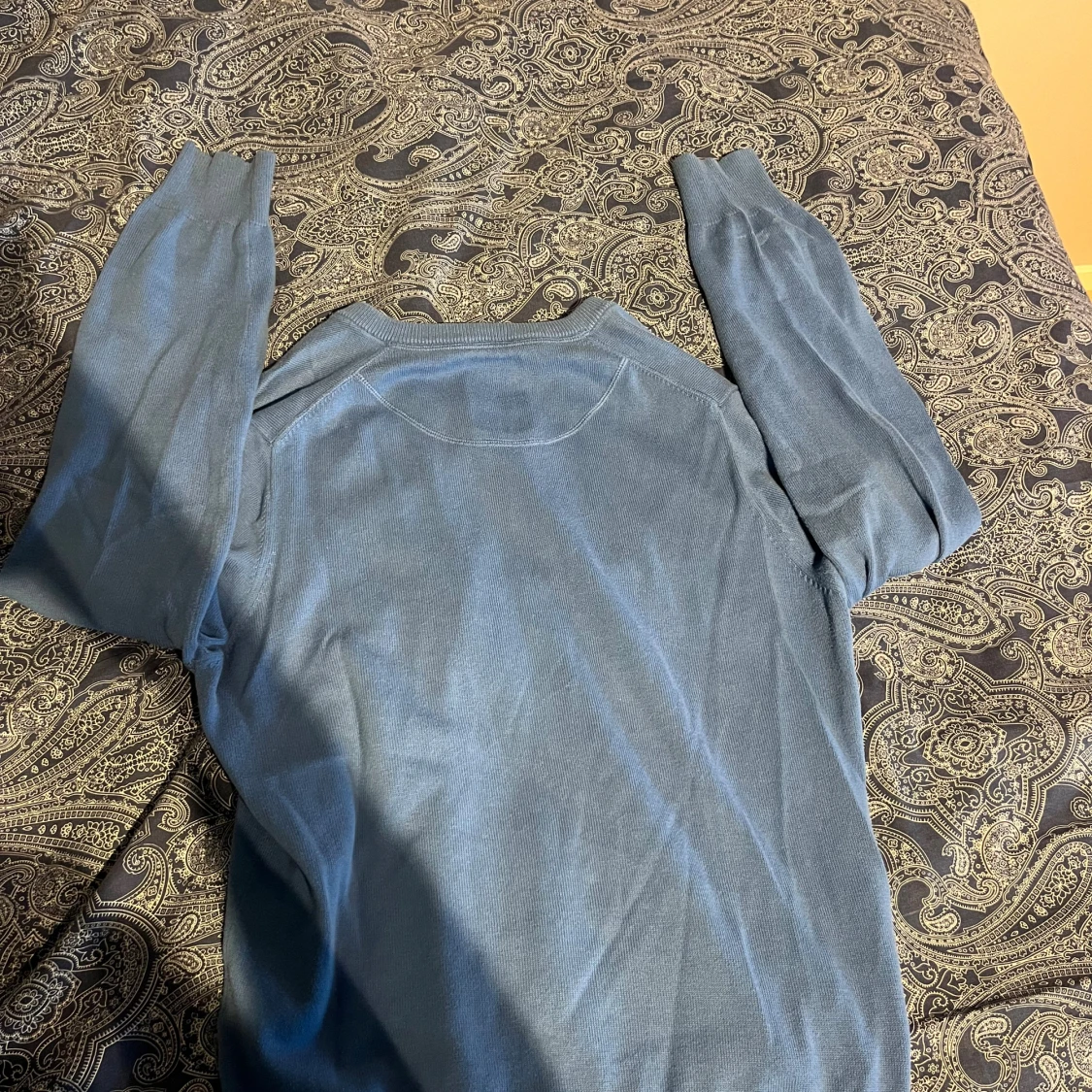 Blå stickad pullover  - 1