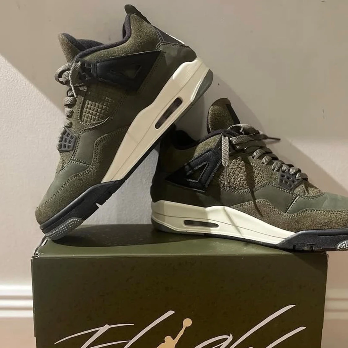 Nike Jordan 4 Olive sneakers
