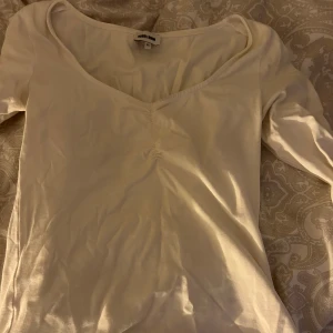 Vit topp - Vit topp från bubbleroom i storlek xs🤍