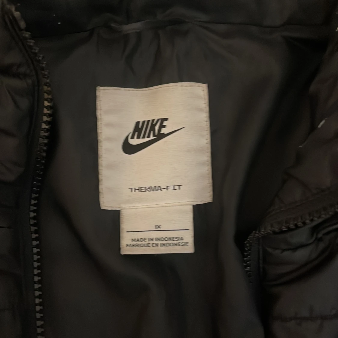 Svart Nike pufferjacka Therma-Fit XL - 1