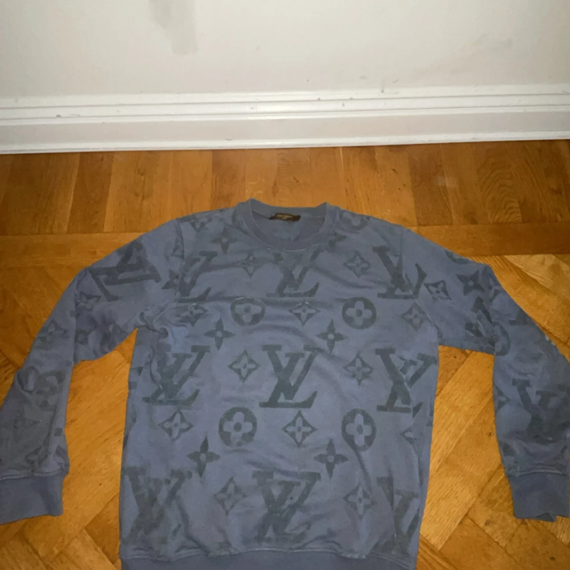 Blå Louis Vuitton sweatshirt S/M