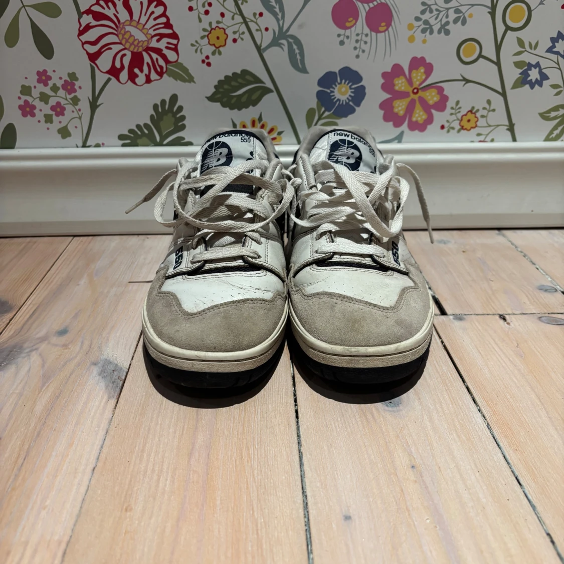 New Balance 550 sneakers beige/vit och navy blue  - 2