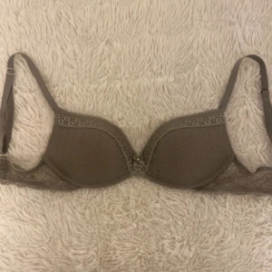 Intimissimi bh - Grå spets bh från intimissimi, i nyskick