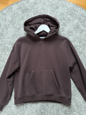 Hoodie  - Använd fåtal gånger, som ny! 