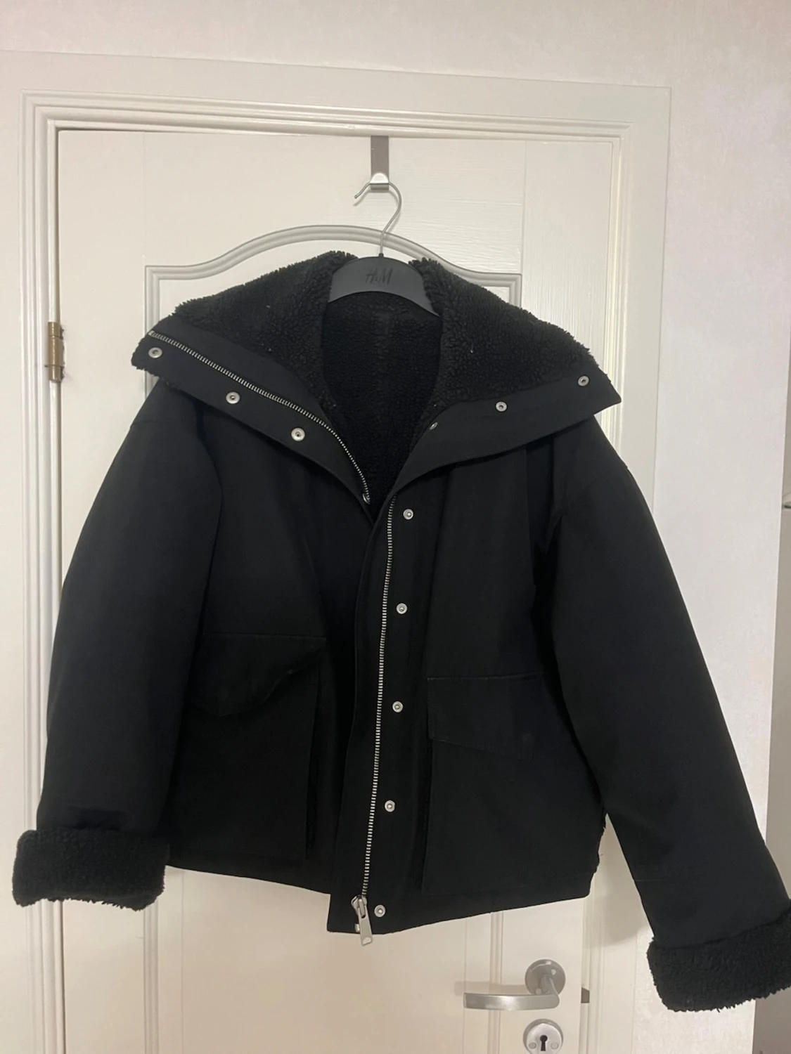 Oversized jacka med pilekrage från other stories