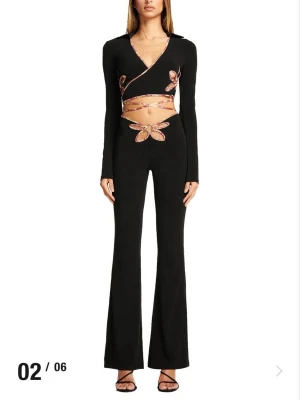 NY! IAMGIA RENALEE TOP  - Ny med lapp! RENALEE TOP från I.AM.GIA. Original pris: 714 + 307 (tull) = 1021kr. Köptes i 2021, super populär och setts på Pinterest, insta etc. Säljer även byxorna eller billigare som set 🖤